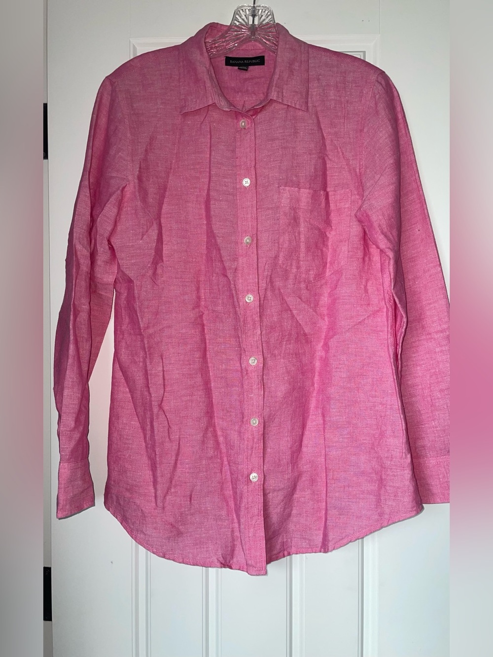 Banana Republic Women’s Pink Long-Sleeve Button-Down Shirt